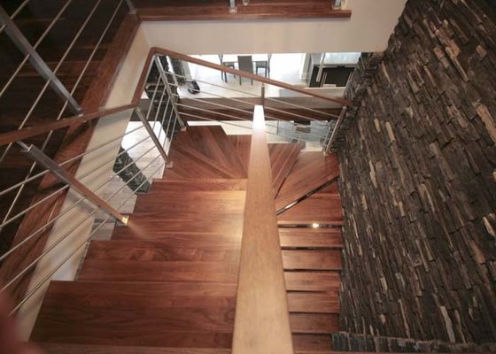 Escadaria reta da madeira da forma das escadas U da Mono-longarina do aço carbono