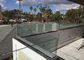 Plataforma de vidro moderada casa pré-fabricada que cerca trilhos de vidro Frameless duráveis do balcão