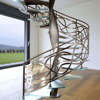 Escadaria espiral pré-fabricada moderada do passo de vidro com trilhos de aço inoxidável
