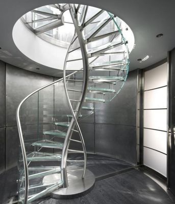 A instalação fácil de aço inoxidável pré-fabricada da escadaria espiral com trilhos de vidro